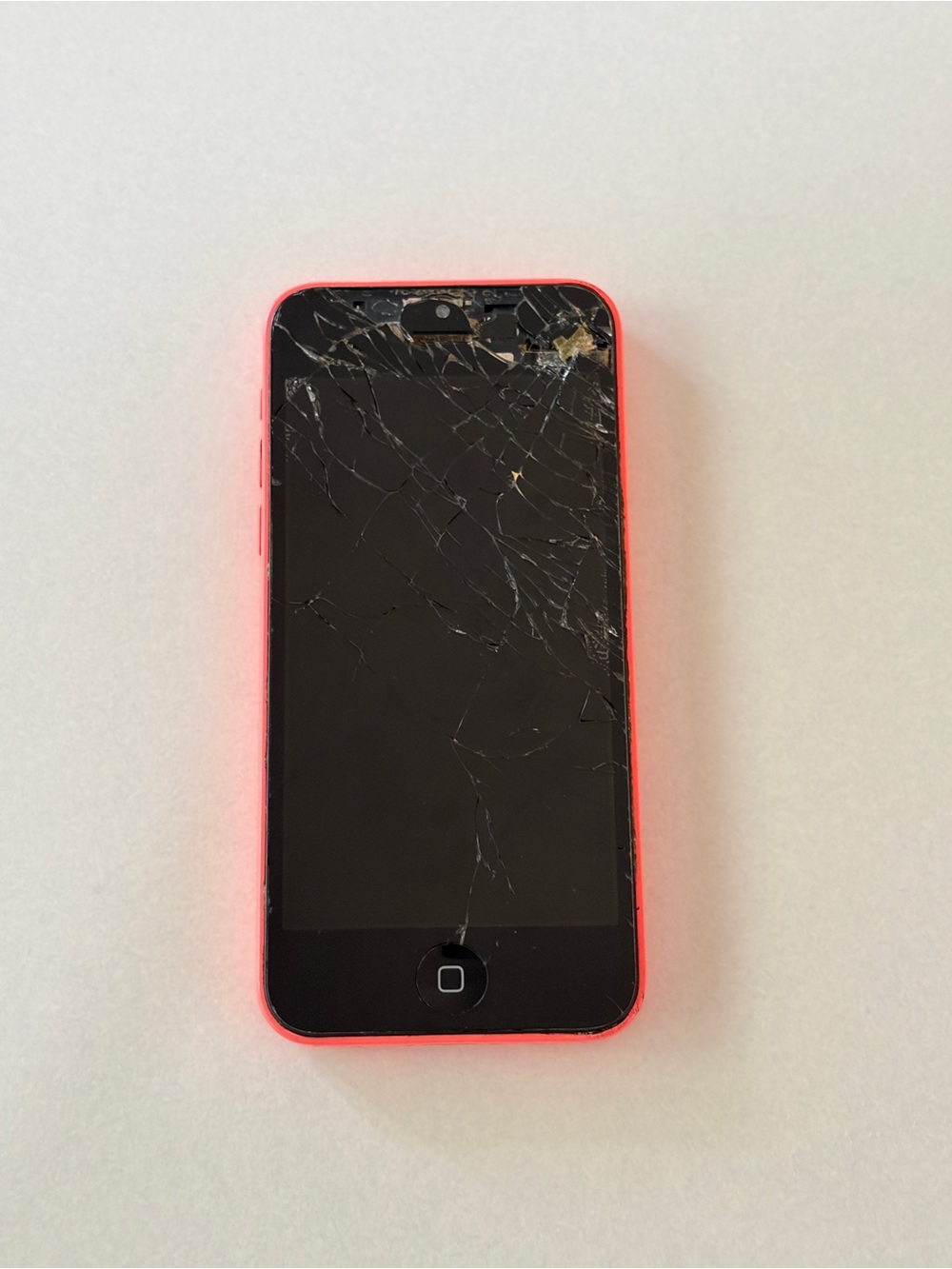 Apple iPhone 5C Red A1532 Cracked Screen For Parts / Repair